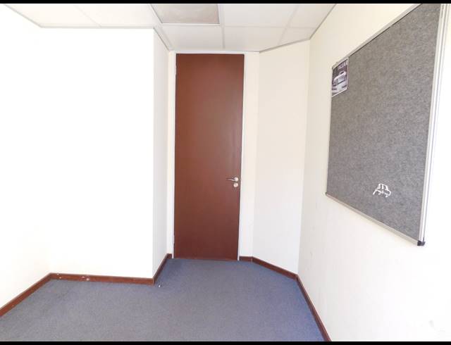 780M² OFFICE TO LET IN FERNDALE